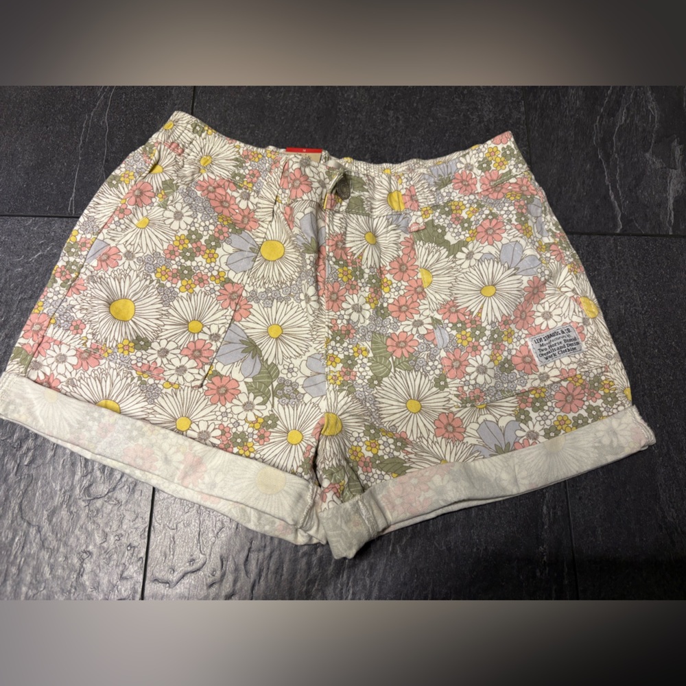 Girls youth twill high-rise stretch floral print Levi shorts, NWT, 16